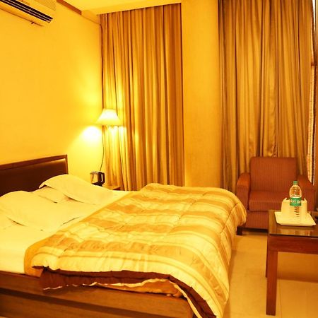 Chandīgarh Hotel H26 מראה חיצוני תמונה