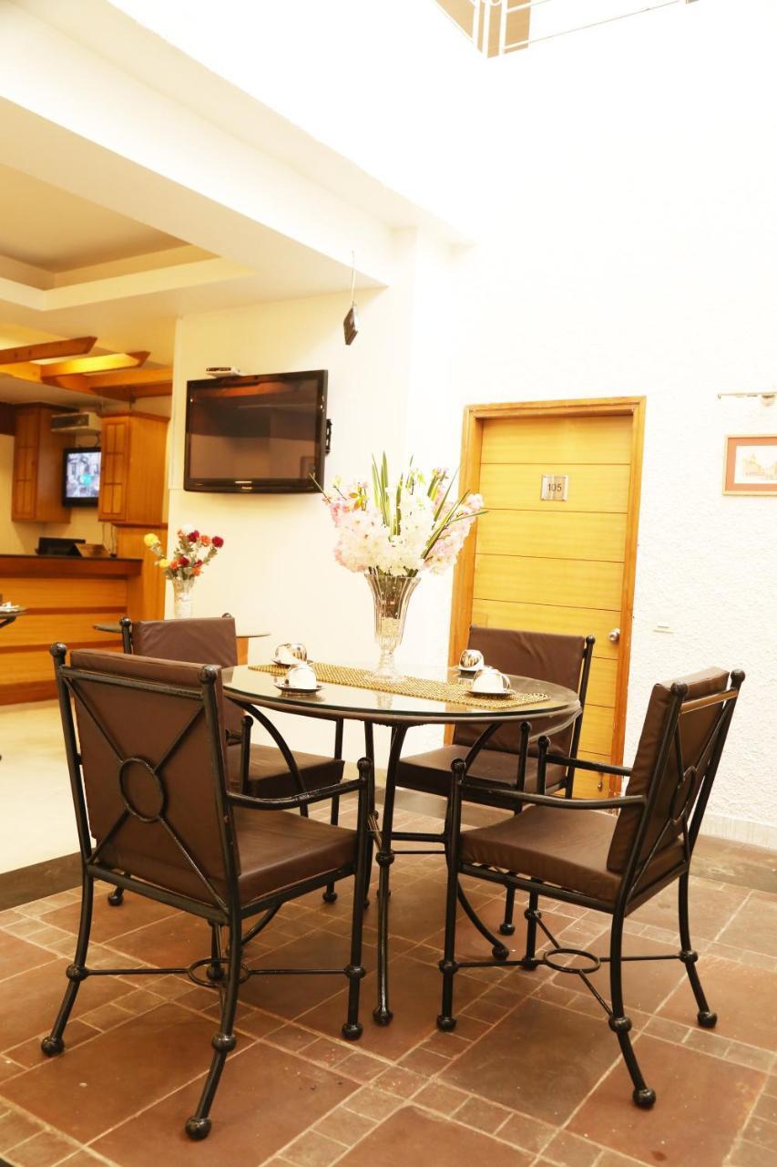Chandīgarh Hotel H26 מראה חיצוני תמונה
