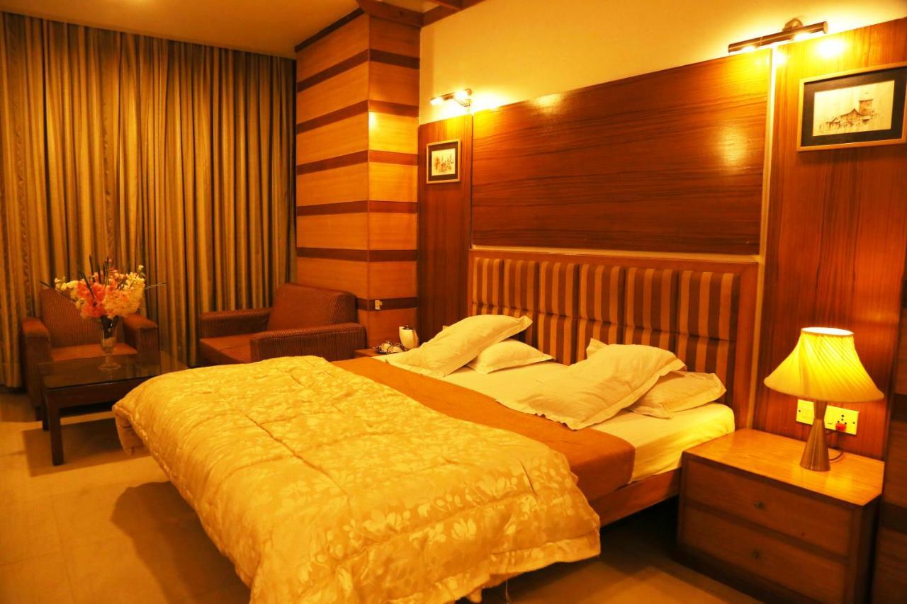 Chandīgarh Hotel H26 מראה חיצוני תמונה