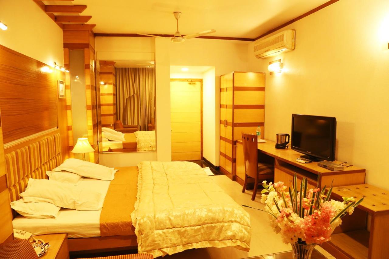 Chandīgarh Hotel H26 מראה חיצוני תמונה