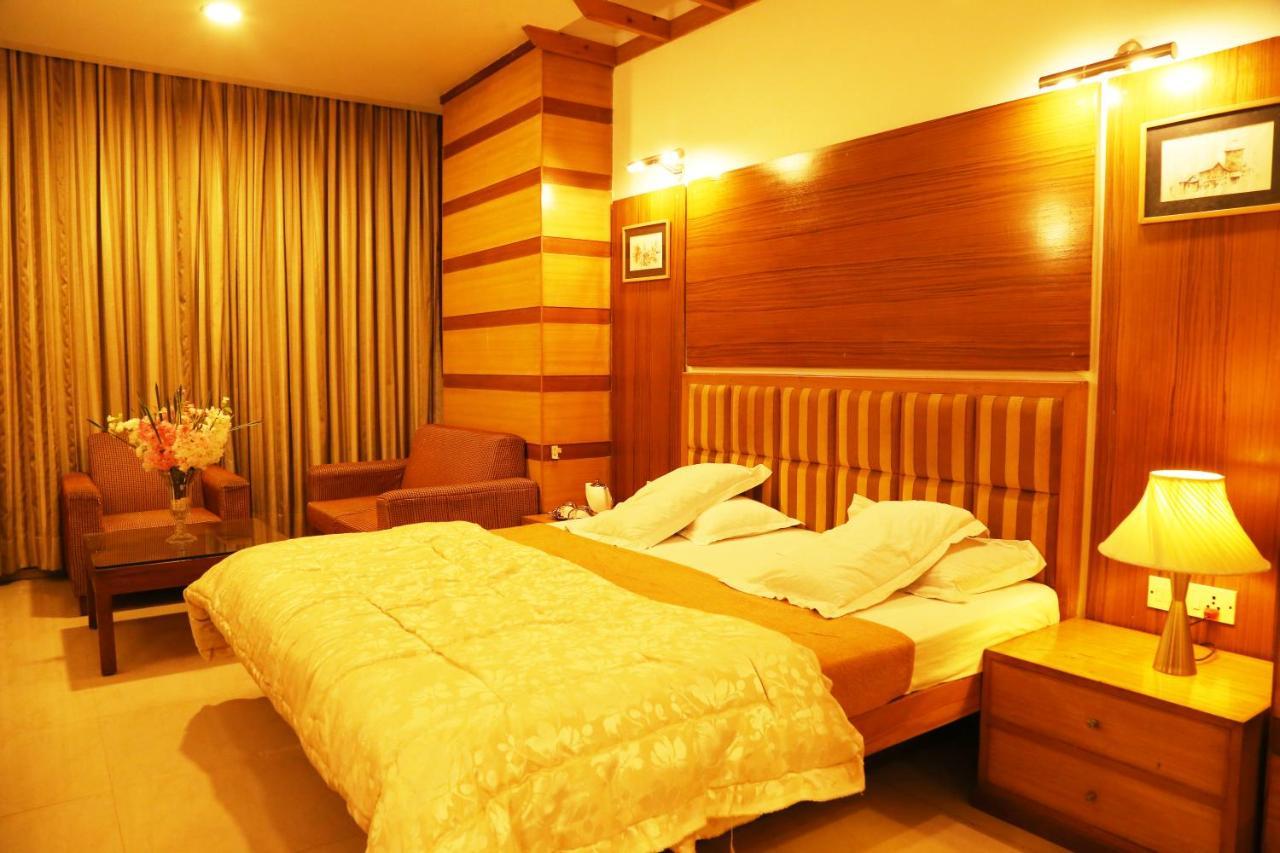 Chandīgarh Hotel H26 מראה חיצוני תמונה